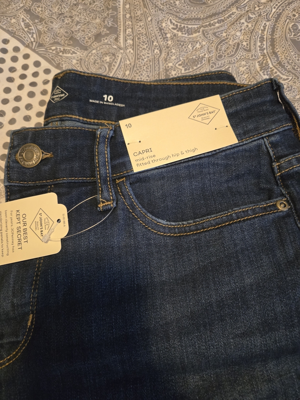 St. John's Bay Dark Blue Capri Jeans Size 10 NWT - Picture 2 of 6